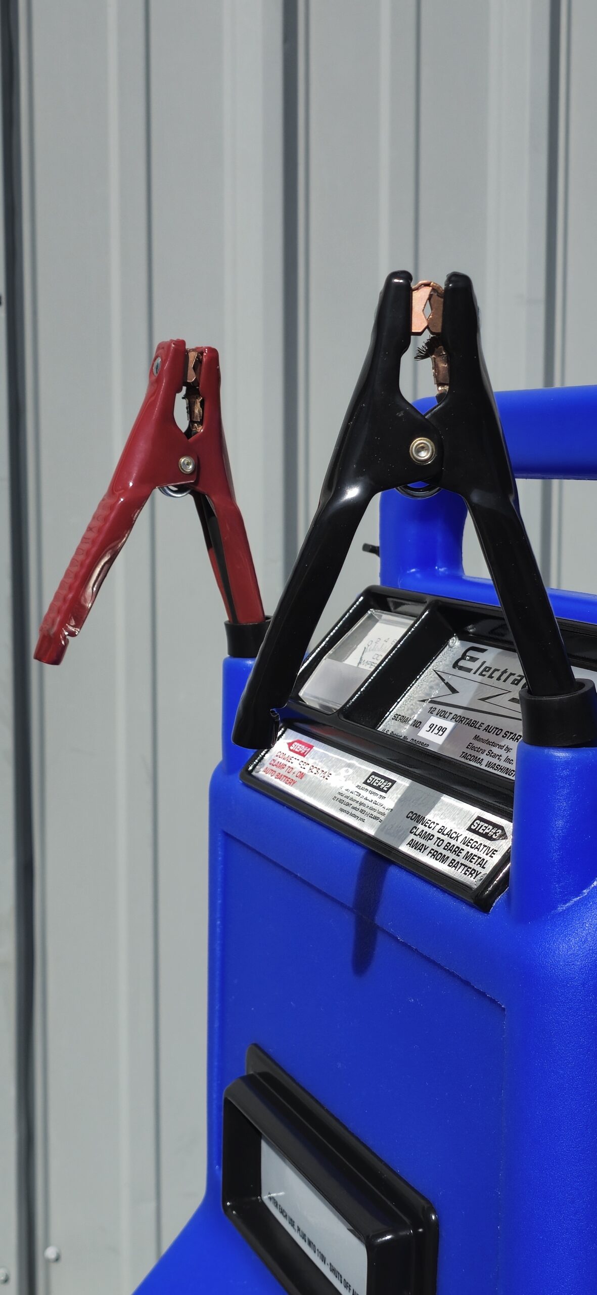 12 Volt Jump Start Box with Air Compressor thumbnail 9