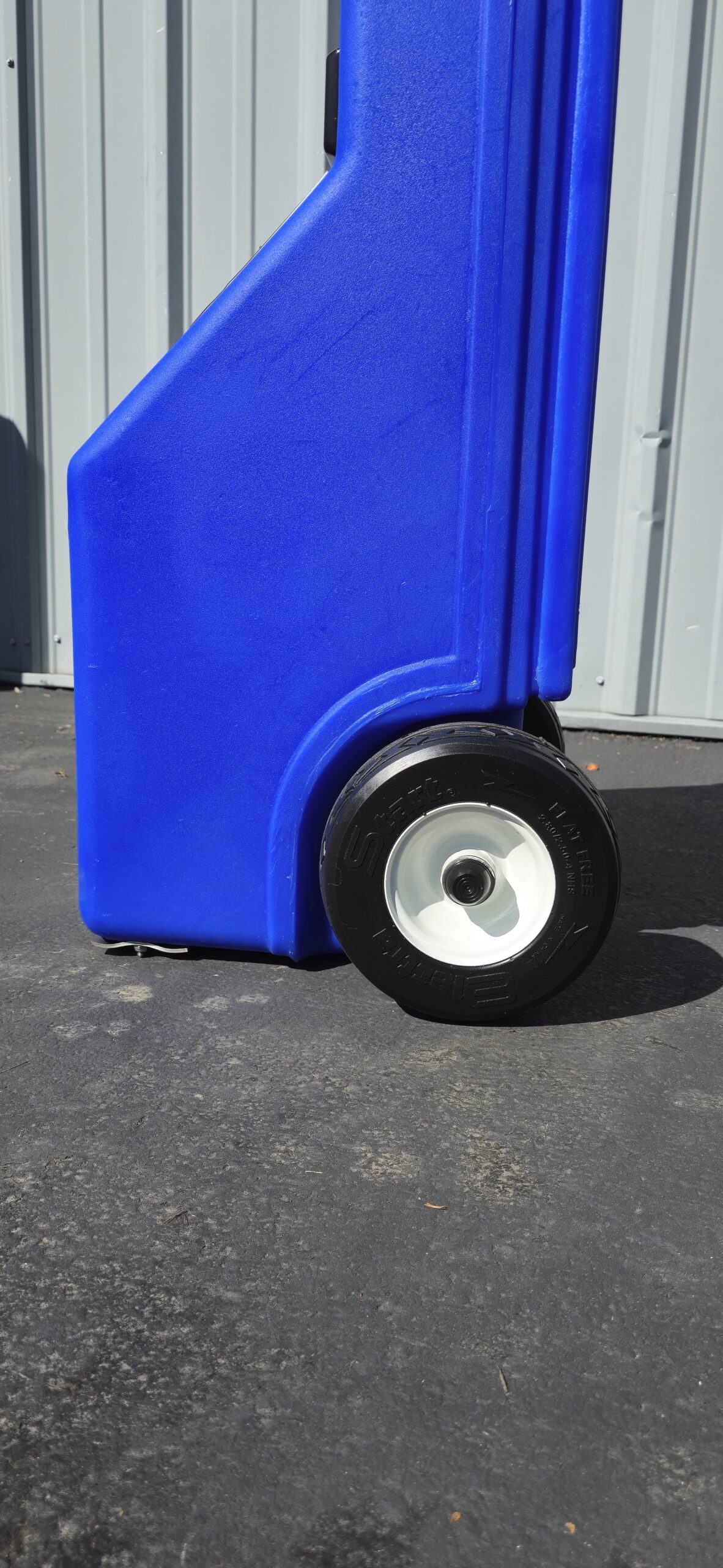 12 Volt Jump Start Box with Air Compressor thumbnail 6