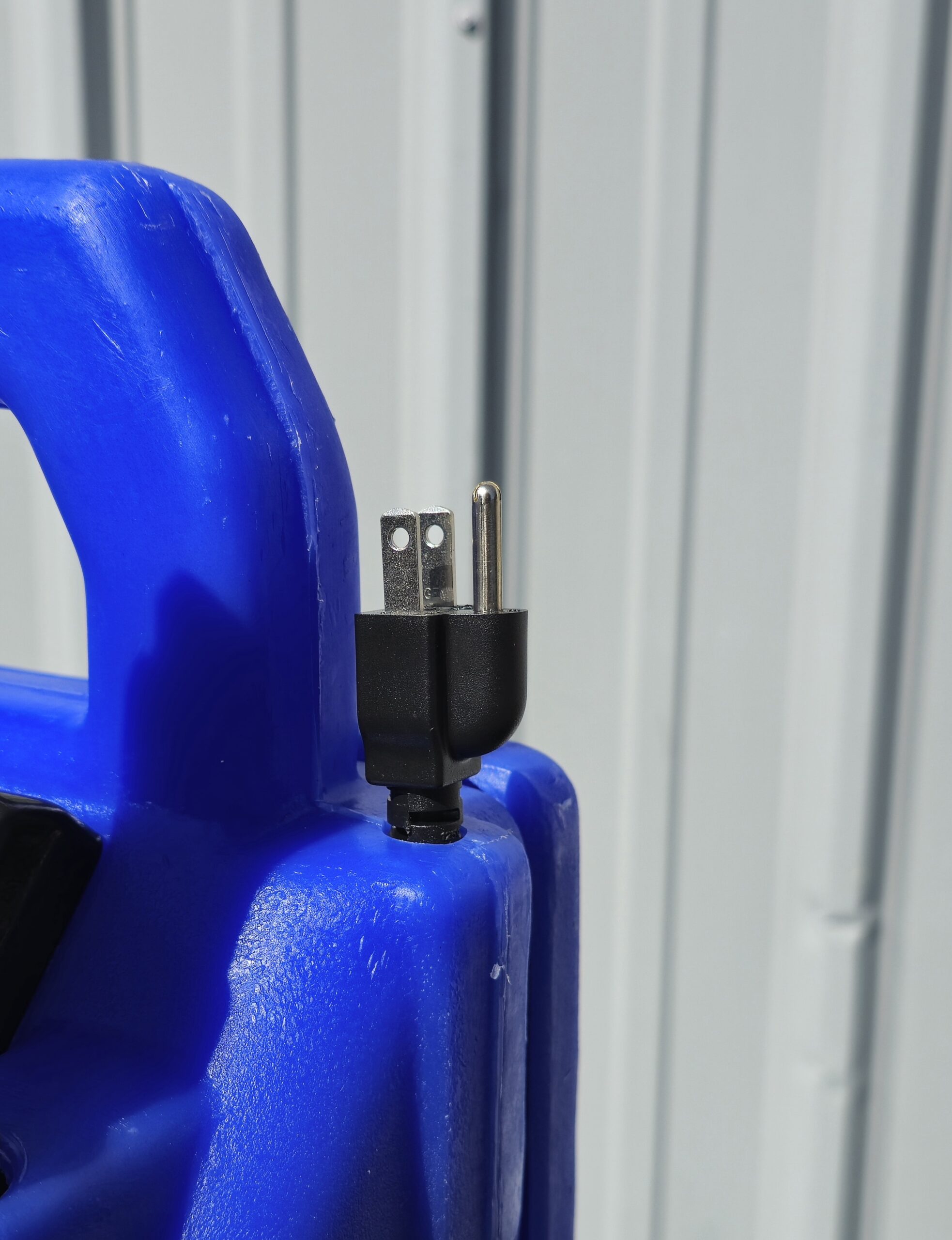 12 Volt Jump Start Box with Air Compressor thumbnail 4